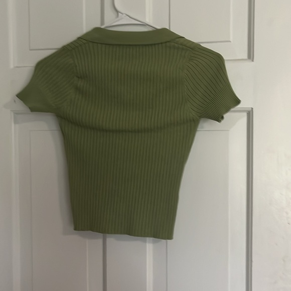 green deep v neck collared tee - Picture 2 of 3
